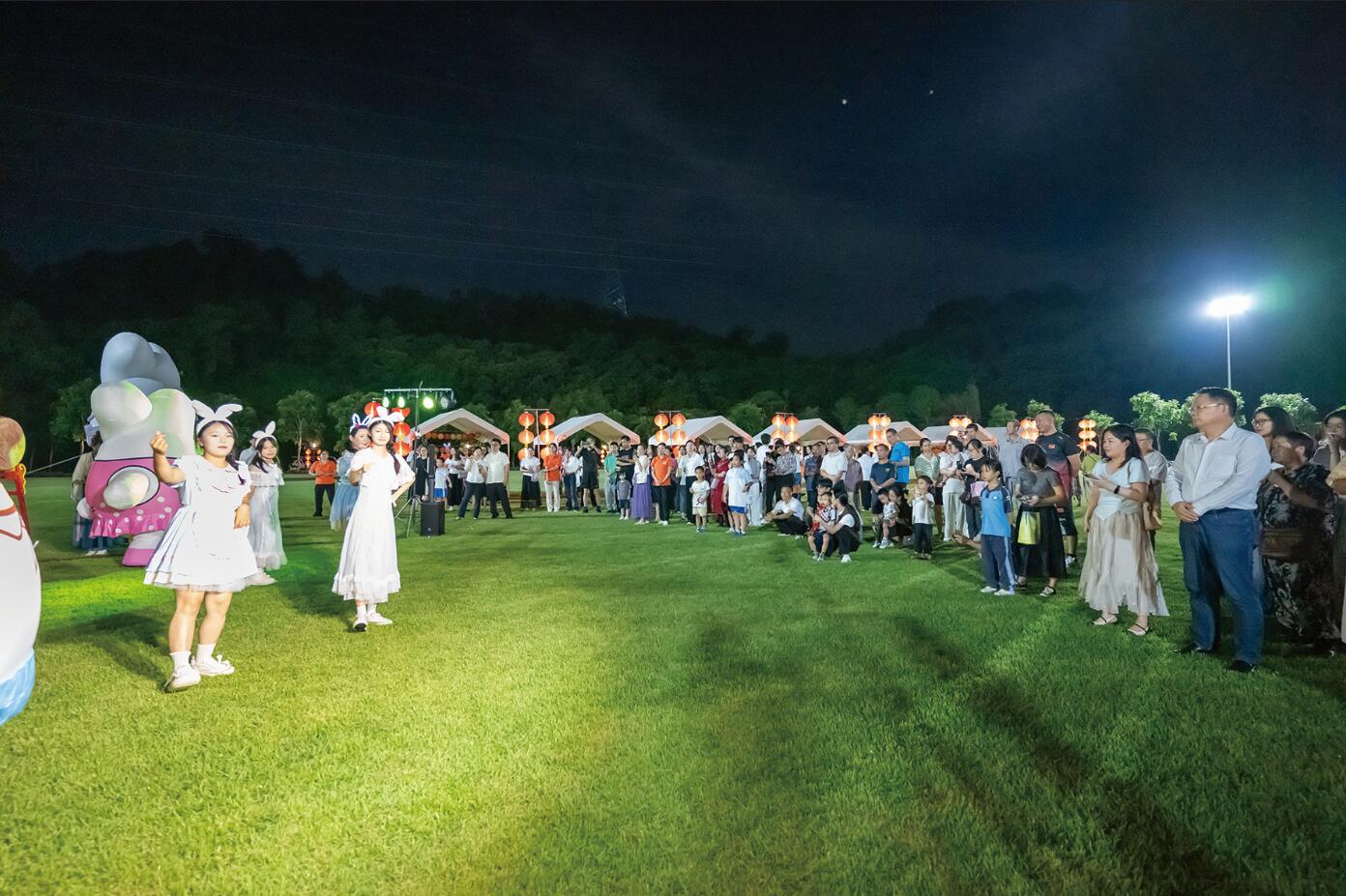 中秋晚会3.jpg 中秋晚会3.jpg