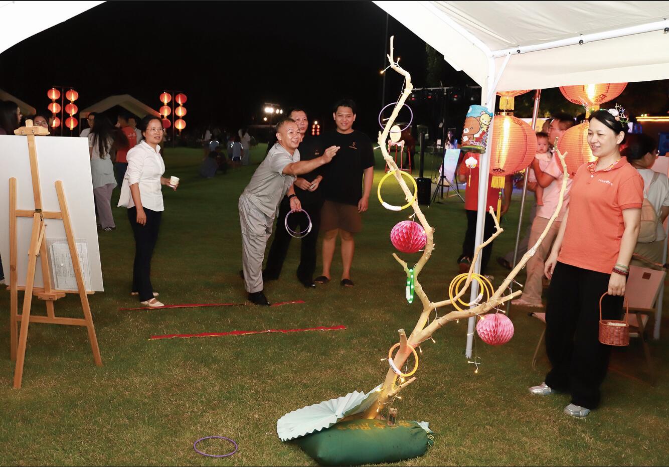 中秋晚会4.jpg 中秋晚会4.jpg