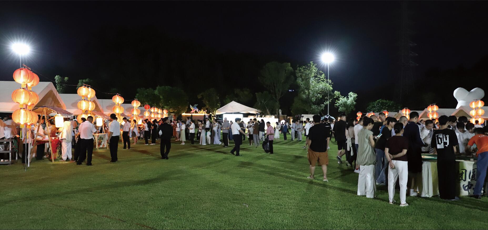 中秋晚会6.jpg 中秋晚会6.jpg