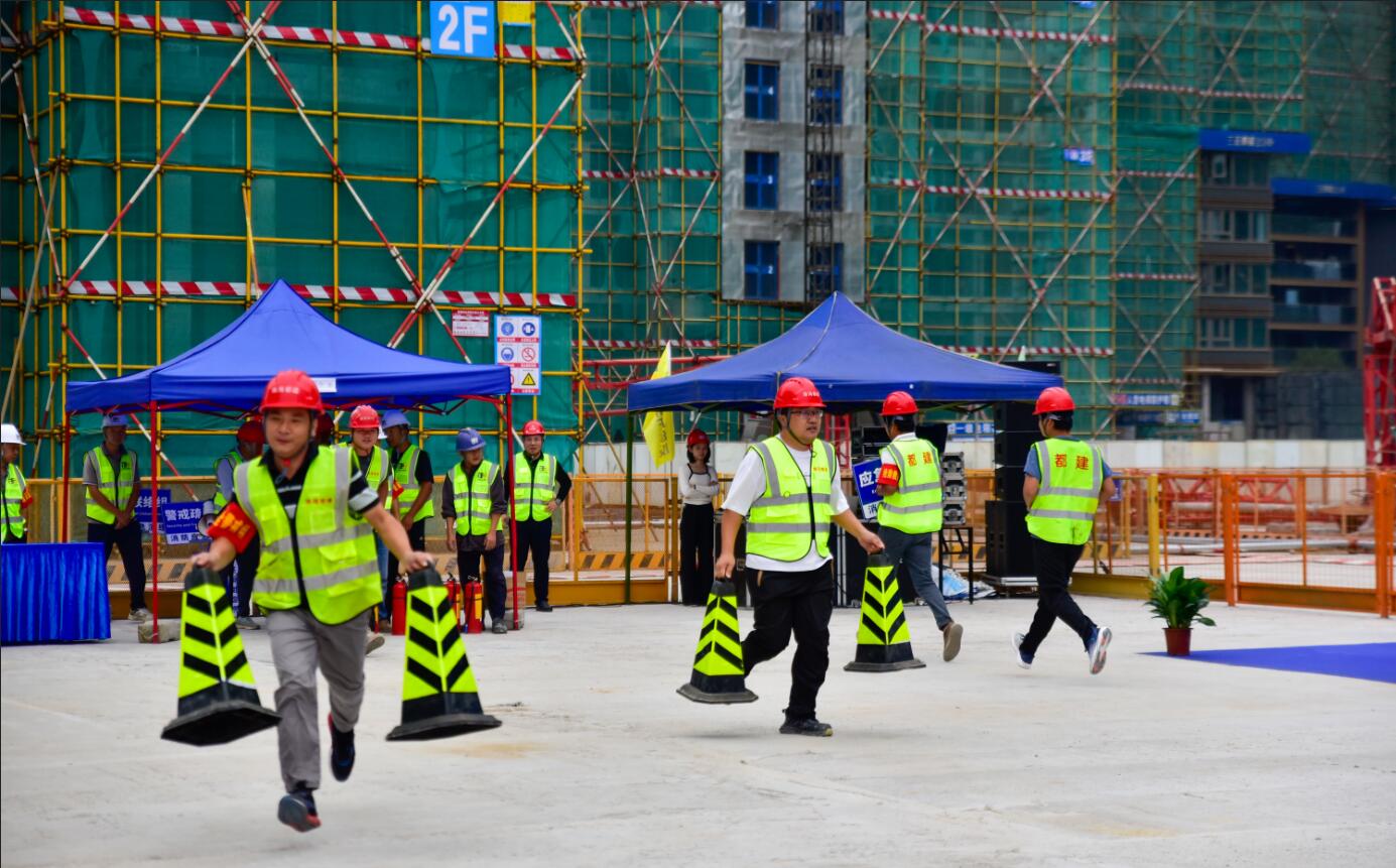 鹏程上二期消防演习3.jpg 鹏程上二期消防演习3.jpg