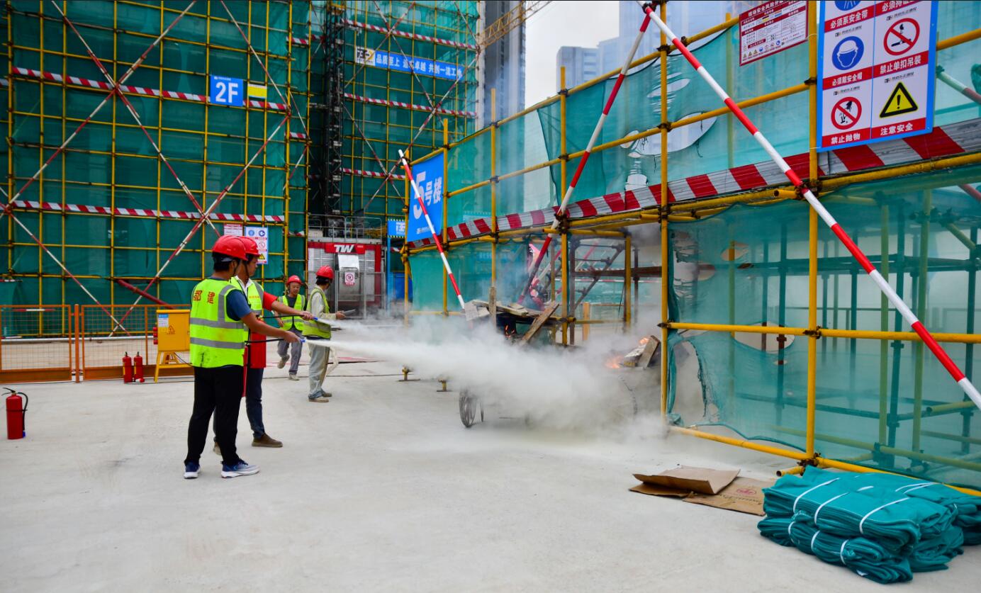 鹏程上二期消防演习4.jpg 鹏程上二期消防演习4.jpg